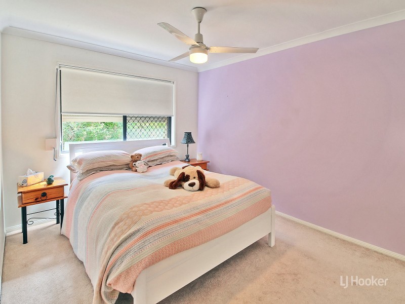 48 Pinedale Crescent, Parkinson QLD 4115