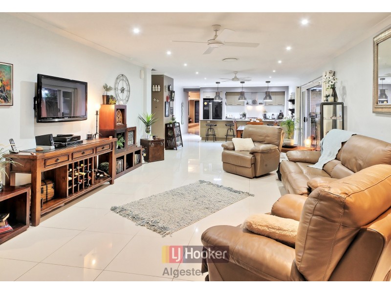 6 Casuarina Circuit, Heathwood QLD 4110