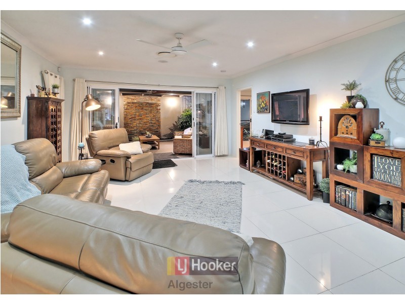 6 Casuarina Circuit, Heathwood QLD 4110