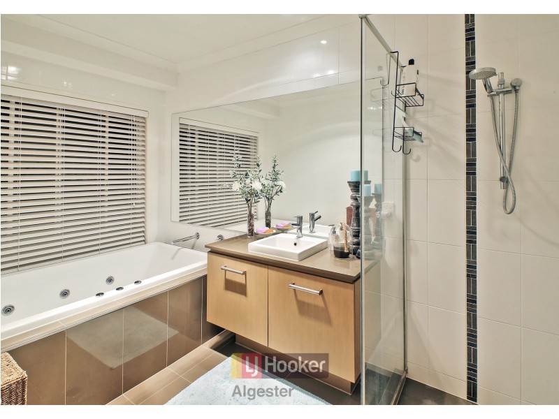 6 Casuarina Circuit, Heathwood QLD 4110