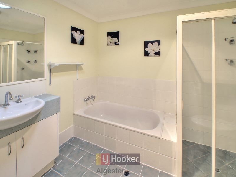 13 Maryland Place, Parkinson QLD 4115