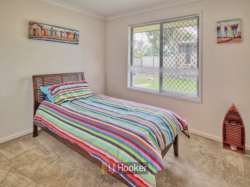 8 Ramblingwood Court, Algester QLD 4115