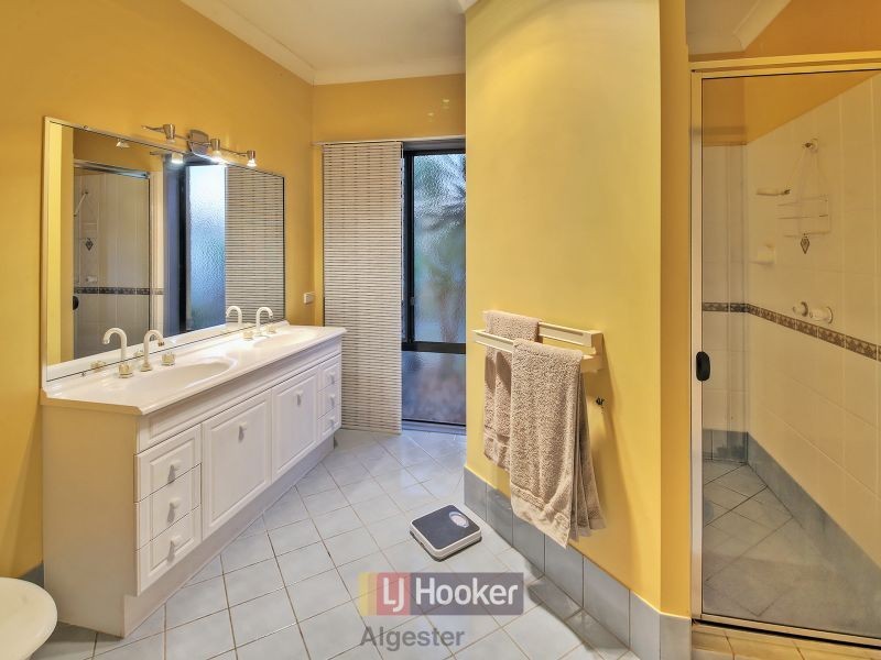 23 Harwood Place, Parkinson QLD 4115