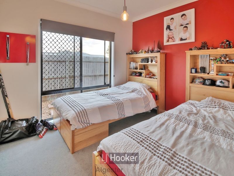 23 Harwood Place, Parkinson QLD 4115