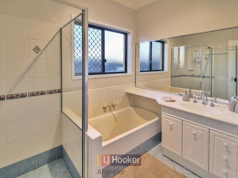 23 Harwood Place, Parkinson QLD 4115