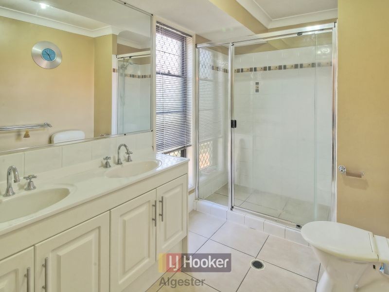 15 Apsley Crescent, Parkinson QLD 4115