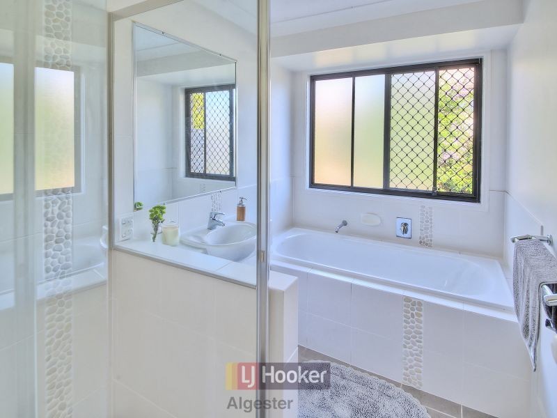 145 Wallum Drive, Parkinson QLD 4115
