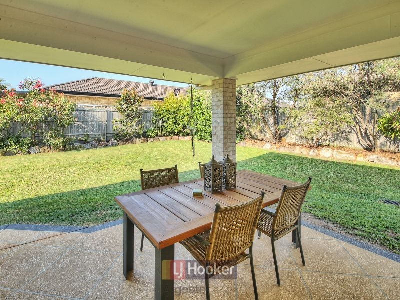 145 Wallum Drive, Parkinson QLD 4115