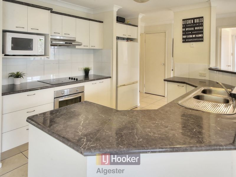 30 Earnshaw Street, Calamvale QLD 4116