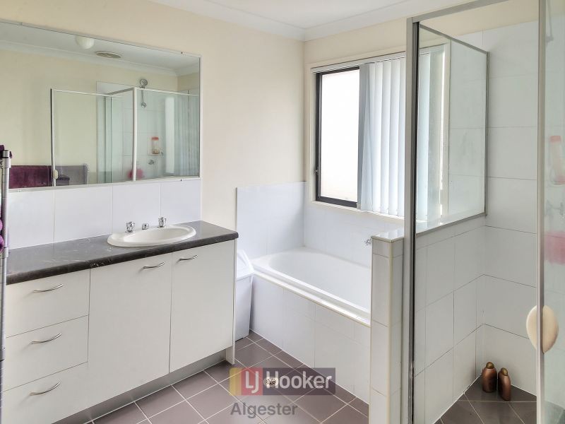 30 Earnshaw Street, Calamvale QLD 4116