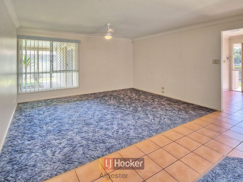 121 Glenfield Street, Parkinson QLD 4115