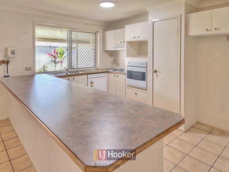 121 Glenfield Street, Parkinson QLD 4115