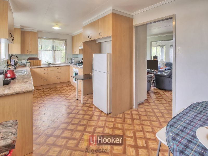 1 Willow Street, Woodridge QLD 4114