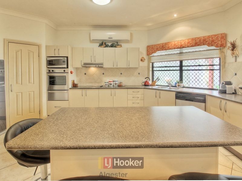 111 Daintree Drive, Parkinson QLD 4115