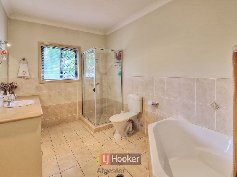 111 Daintree Drive, Parkinson QLD 4115