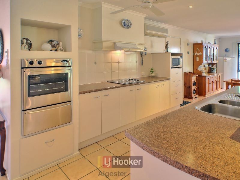 15 Lochano Close, Parkinson QLD 4115