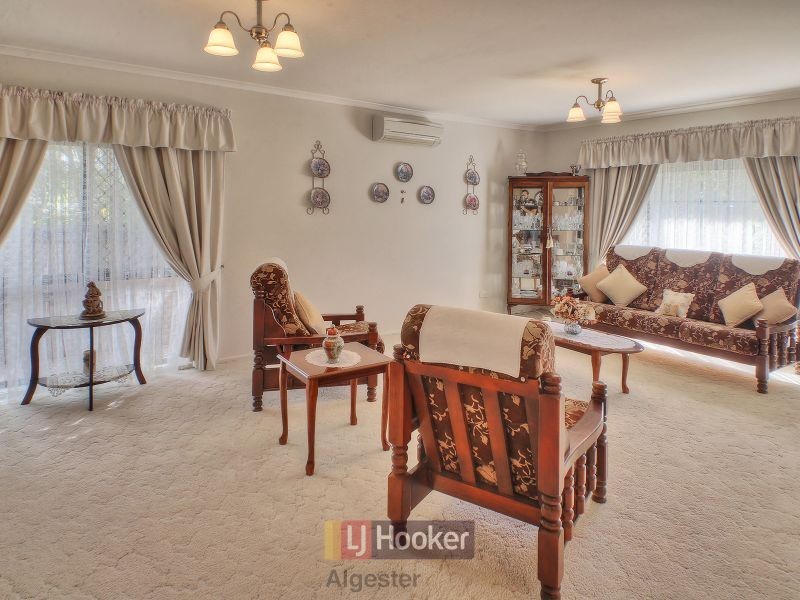 15 Lochano Close, Parkinson QLD 4115