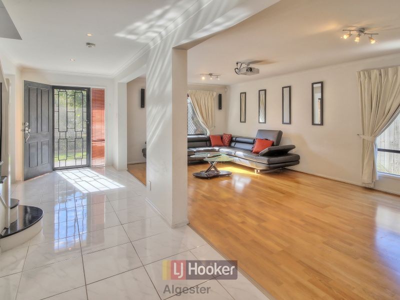 11 Cocoparra Crescent, Parkinson QLD 4115