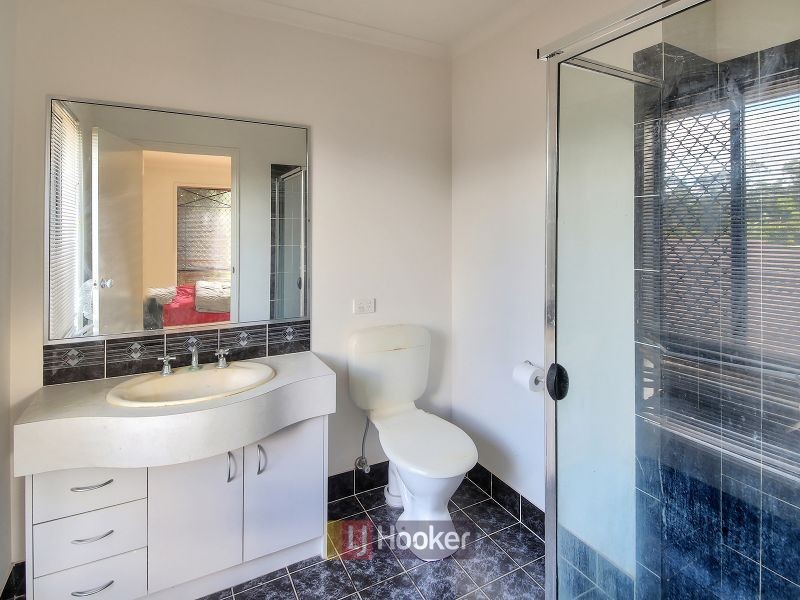 11 Cocoparra Crescent, Parkinson QLD 4115