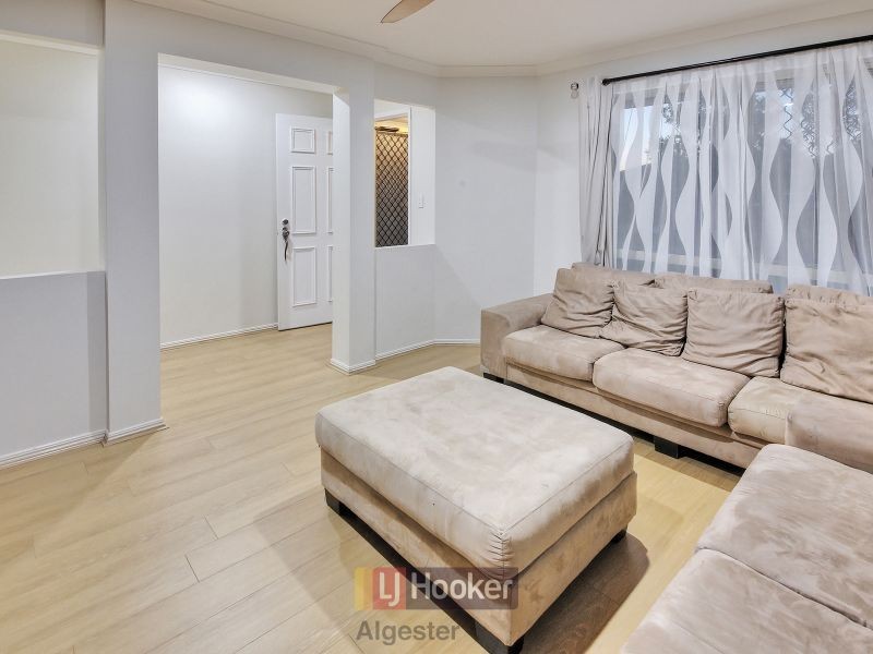 8 Innes Close, Parkinson QLD 4115