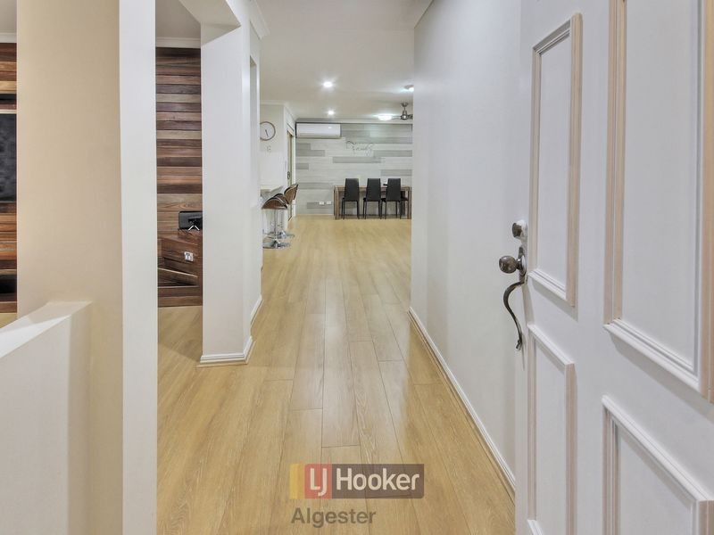 8 Innes Close, Parkinson QLD 4115