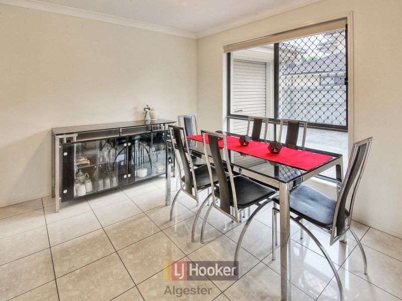 19 Karajini Crescent, Parkinson QLD 4115