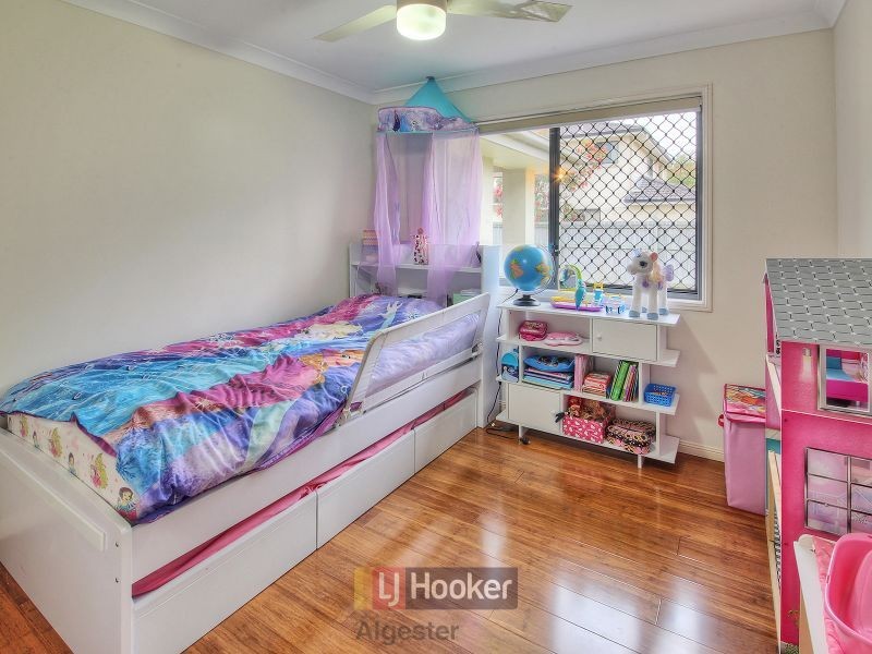 19 Karajini Crescent, Parkinson QLD 4115