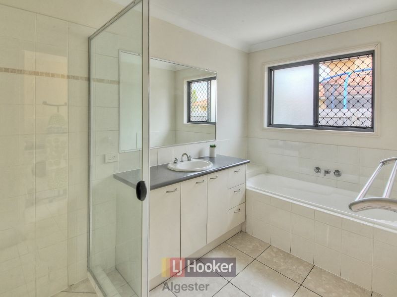 19 Karajini Crescent, Parkinson QLD 4115