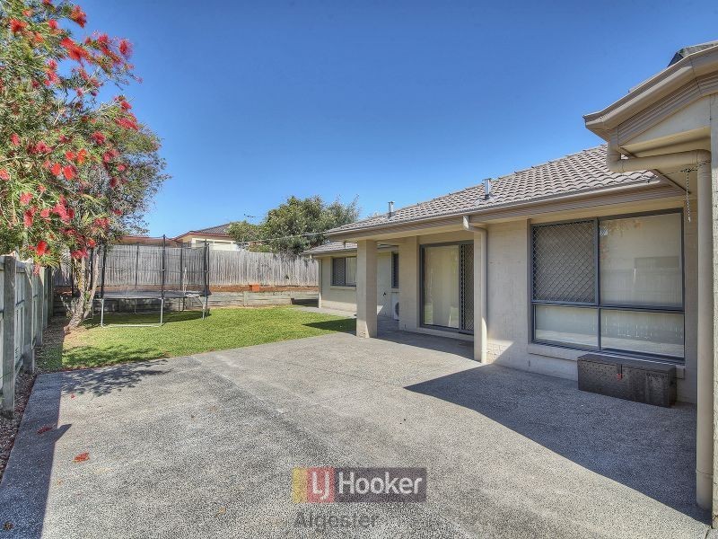 19 Karajini Crescent, Parkinson QLD 4115