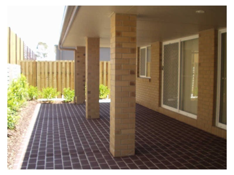 8 Mimosa Street, Parkinson QLD 4115