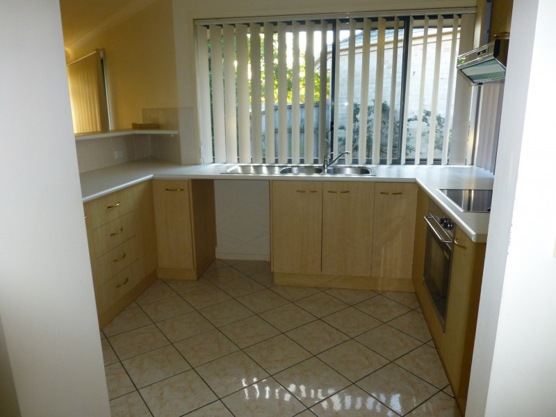 11 Pinedale Crescent, Parkinson QLD 4115