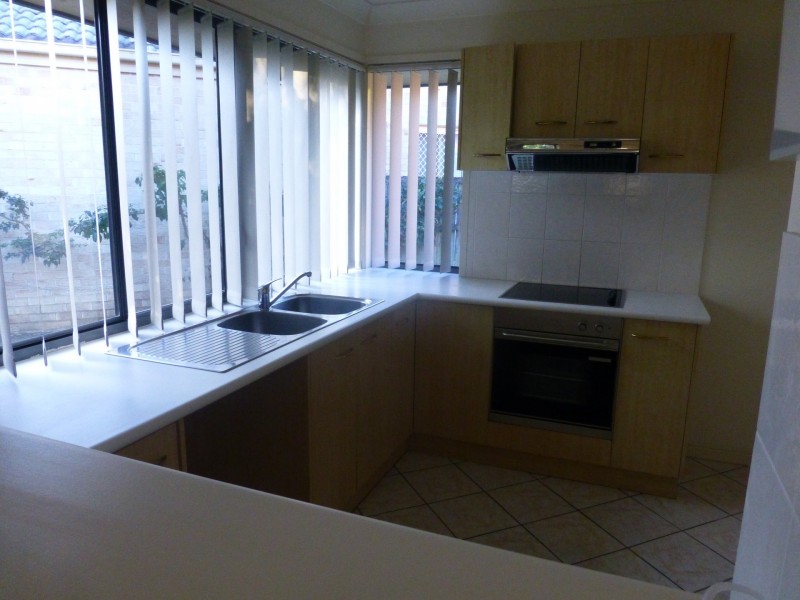 11 Pinedale Crescent, Parkinson QLD 4115