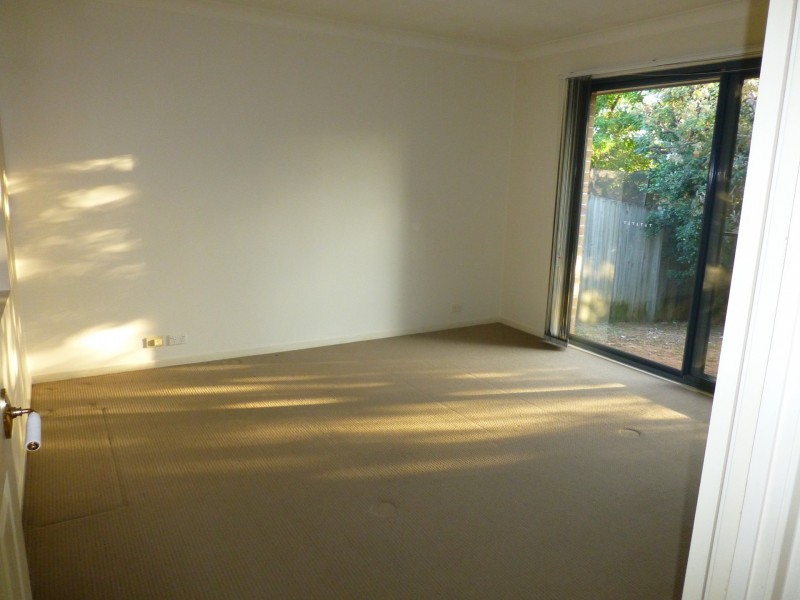 11 Pinedale Crescent, Parkinson QLD 4115