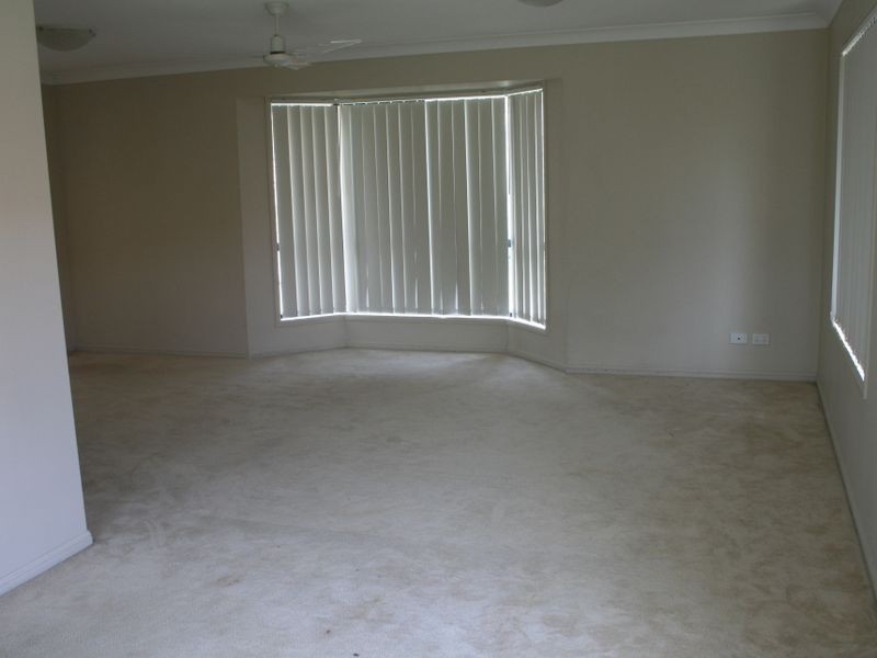 5 Watarrka Drive, Parkinson QLD 4115