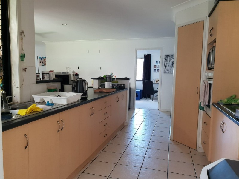 9 Coorong Place, Parkinson QLD 4115