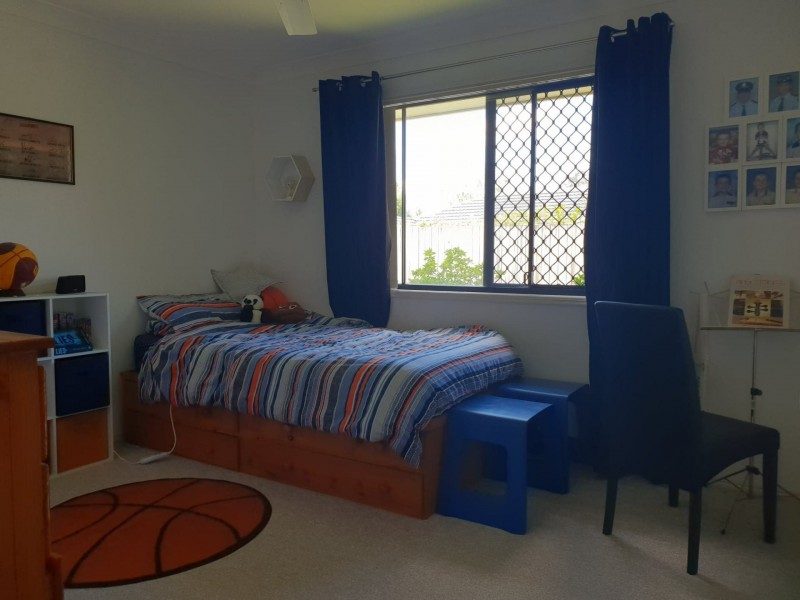 9 Coorong Place, Parkinson QLD 4115