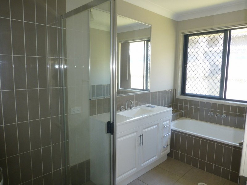 10 Dinnigan Crescent, Durack QLD 4077