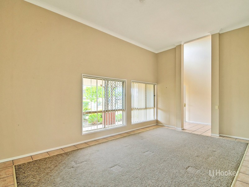 8 Albert Place, Parkinson QLD 4115