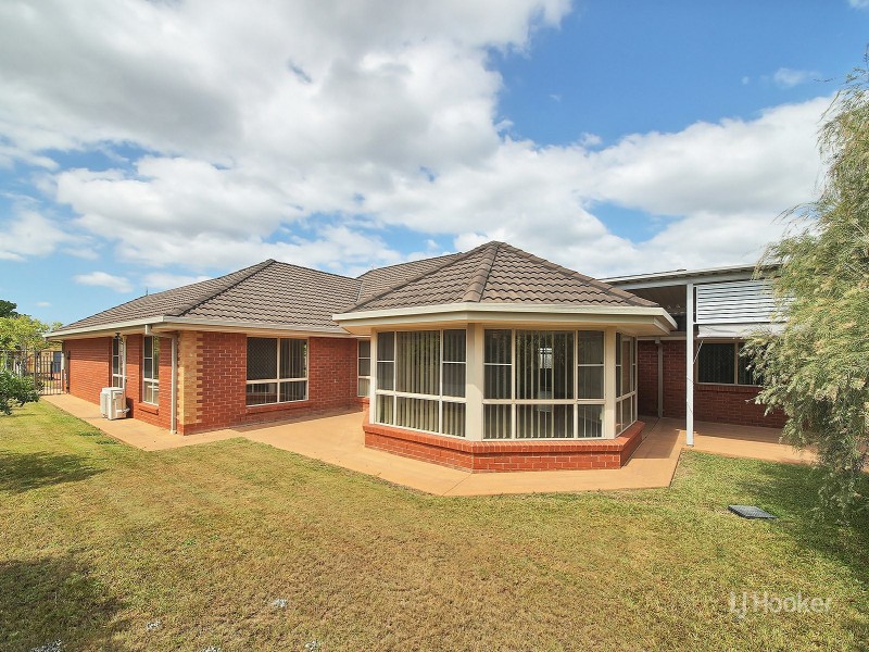 8 Albert Place, Parkinson QLD 4115