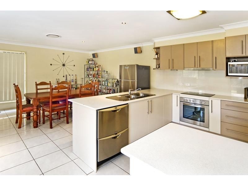 13 Girraween Crescent, Parkinson QLD 4115