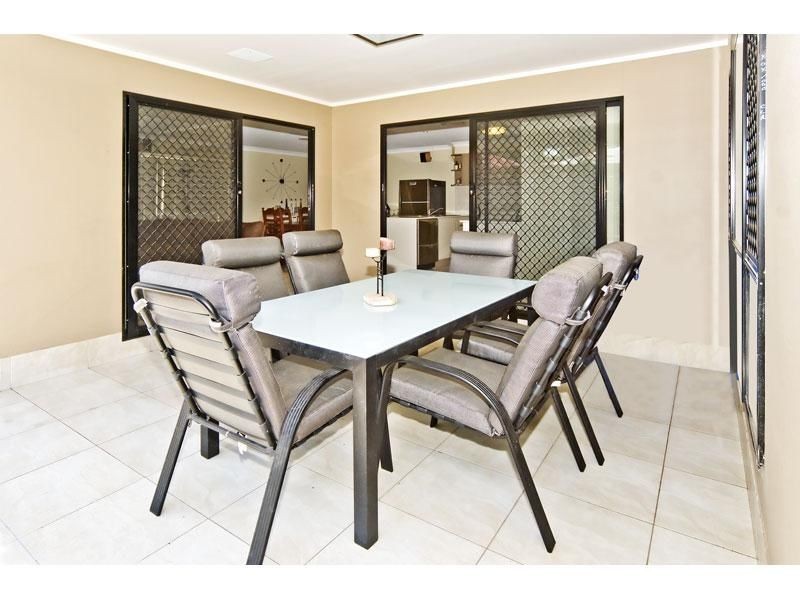 13 Girraween Crescent, Parkinson QLD 4115