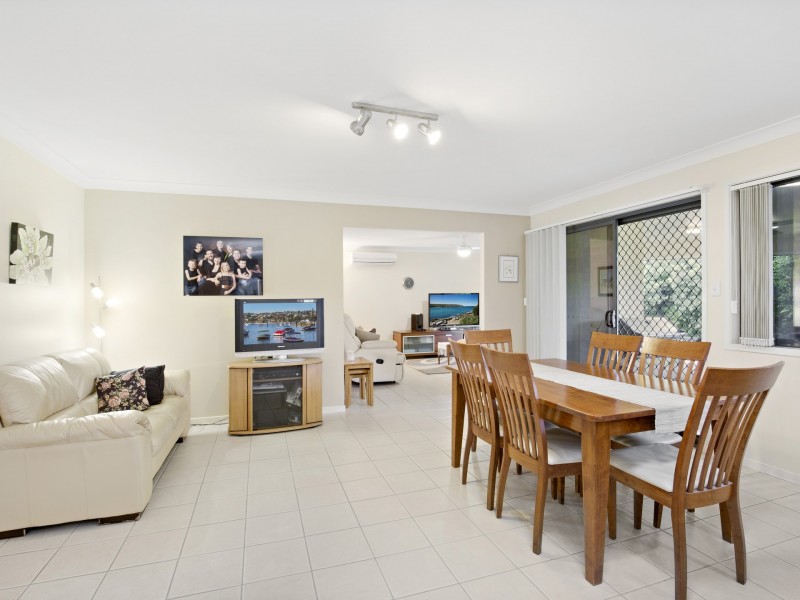 16 Lomond Place, Parkinson QLD 4115