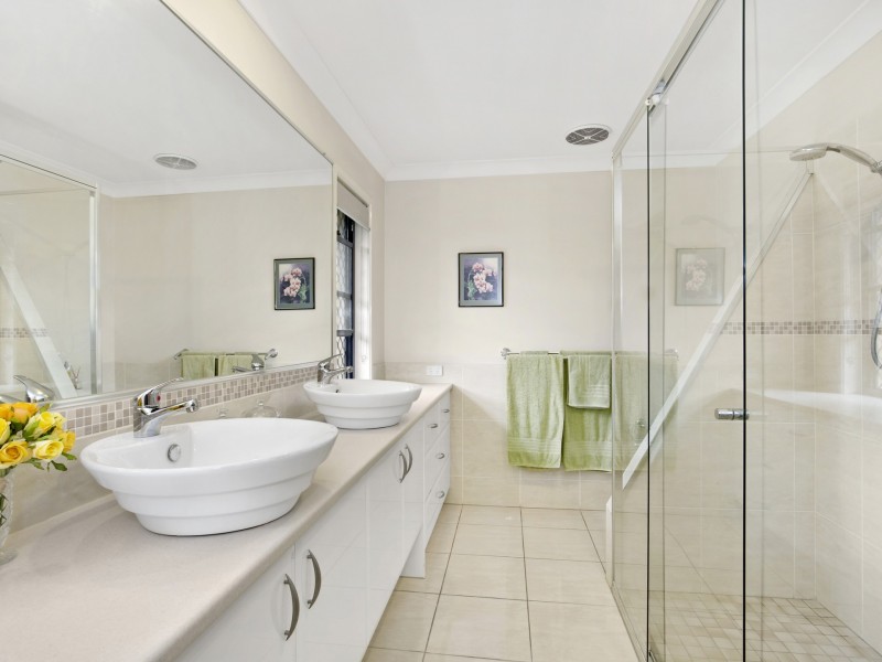 16 Lomond Place, Parkinson QLD 4115