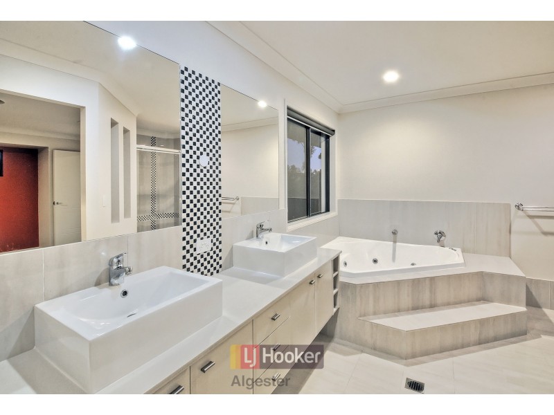 6 Cypress Street, Heathwood QLD 4110