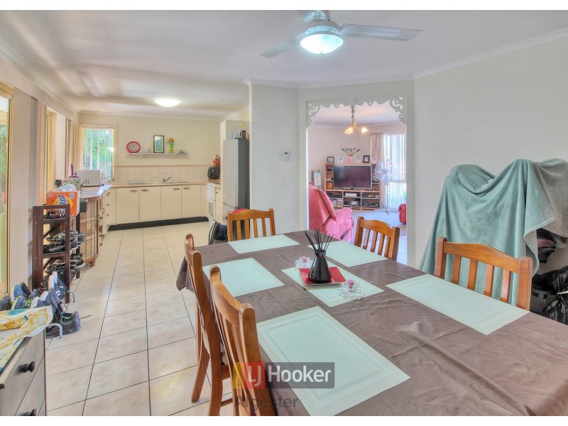 28 Thistle Street, Regents Park QLD 4118