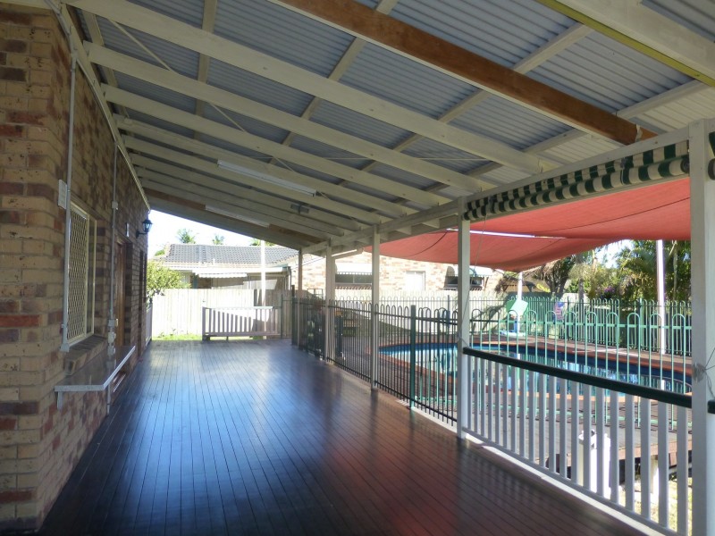 19 Silverdell Crescent, Parkinson QLD 4115