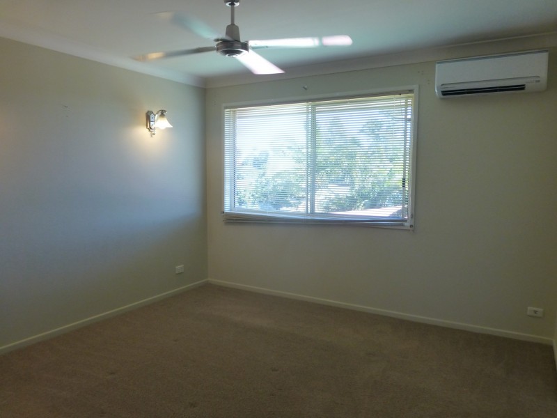 19 Silverdell Crescent, Parkinson QLD 4115