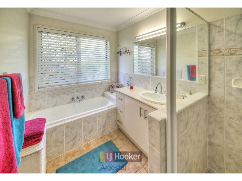 24 Branxton Place, Parkinson QLD 4115