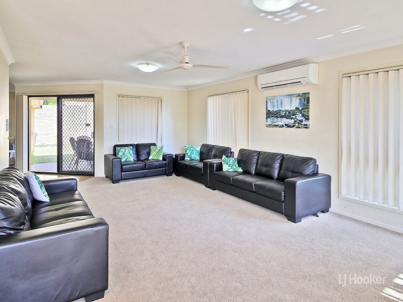 28 Pinedale Crescent, Parkinson QLD 4115