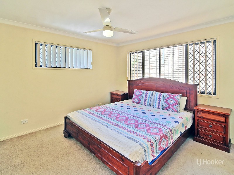 28 Pinedale Crescent, Parkinson QLD 4115